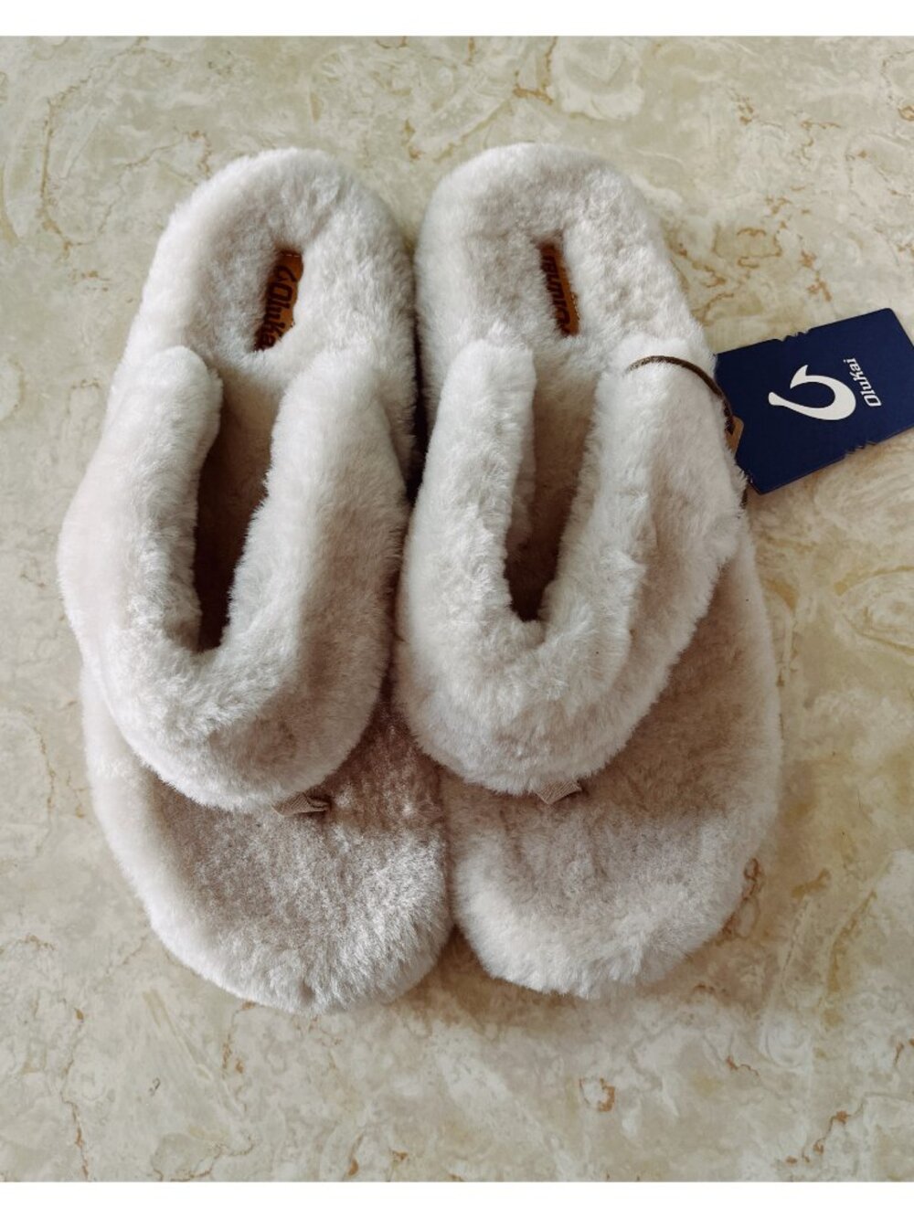 NWT Olukai Sz 10 Women's Kipe'a Heu Shearling Sandal Slipper in color Tapa - Picture 2 of 11